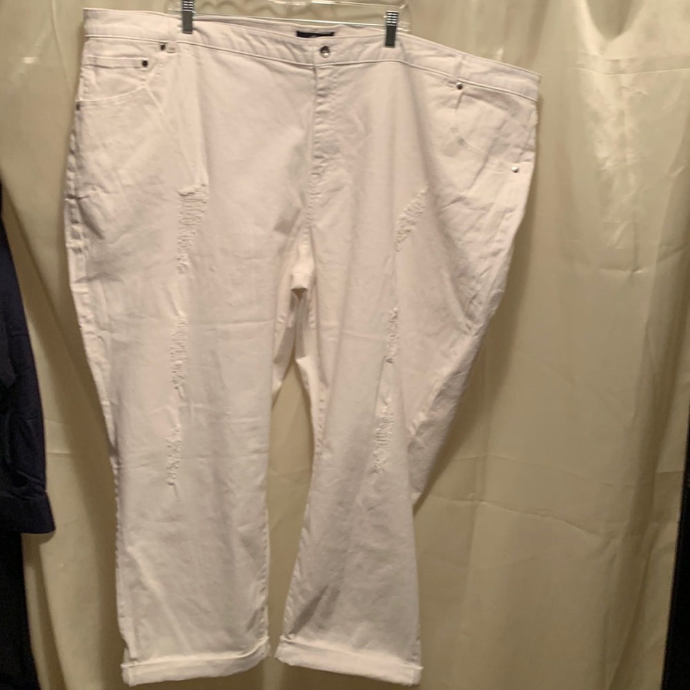 Womens size 34 white capri pants